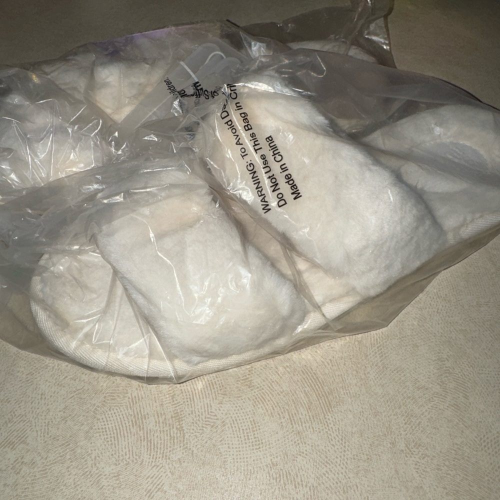 Plush White Slippers - Cozy Soft Pair